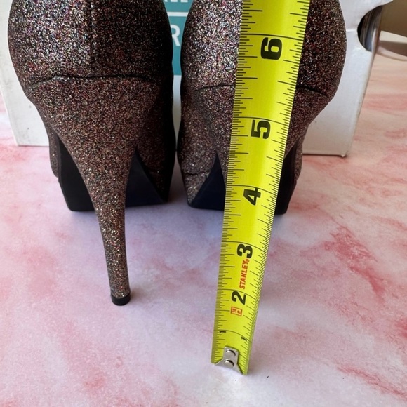 NEW Call It Spring Gold Silver Multicoloured Glitter Heels Pumps Sz 8 with Box - Picture 5 of 9